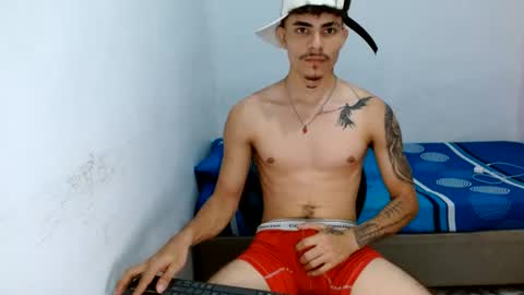 andr_093 online show from July 8, 6:28 am