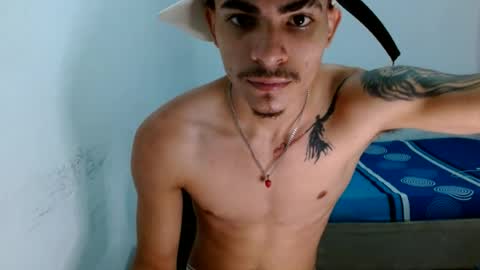 andr_093 online show from July 9, 9:36 am