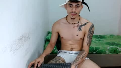 andr_093 online show from August 13, 7:55 am