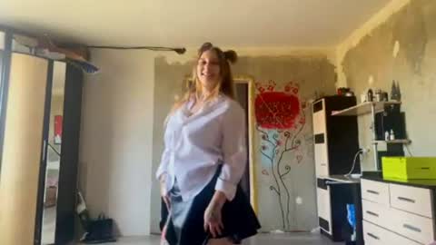 Emily online show from August 5, 1:42 pm