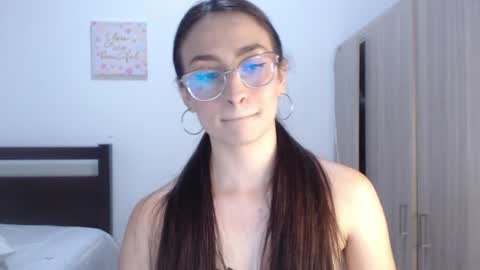 andracyruss_ online show from August 10, 12:34 am