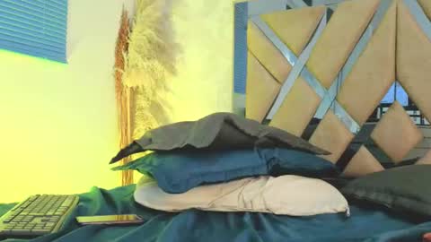 Andre online show from August 13, 6:27 am