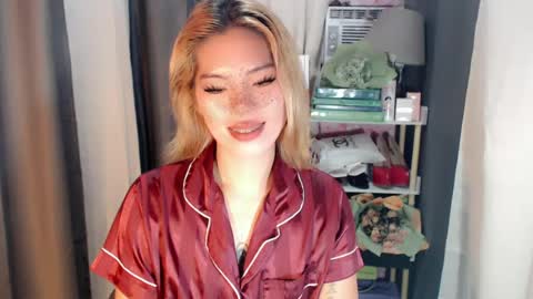 andrea06121998 online show from August 3, 6:09 am