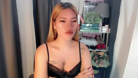 andrea06121998 online show from August 7, 10:26 am