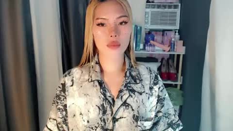 andrea06121998 online show from August 9, 8:15 am