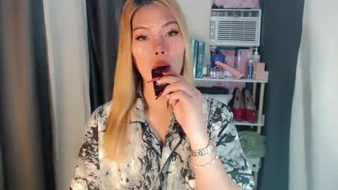 andrea06121998 online show from August 9, 9:21 am