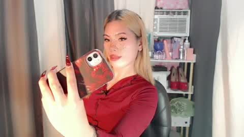 andrea06121998 online show from August 10, 7:32 am