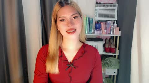 andrea06121998 online show from August 10, 9:44 am
