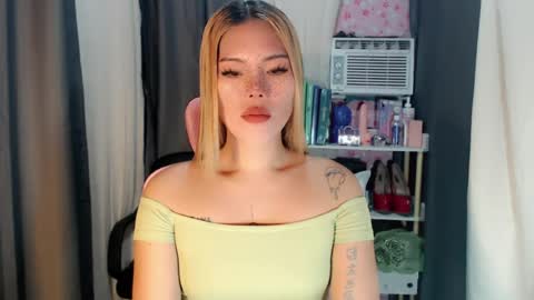 andrea06121998 online show from August 13, 8:50 am
