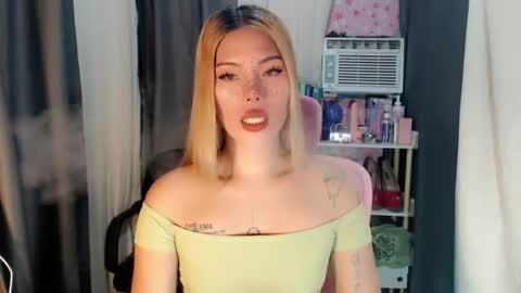 andrea06121998 online show from August 13, 9:56 am