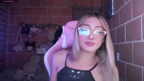 Andrea  online show from May 26, 7:37 pm