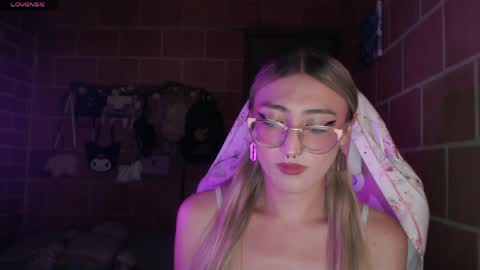 Andrea  online show from May 29, 3:09 am