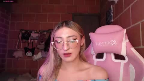Andrea  online show from June 9, 5:52 pm