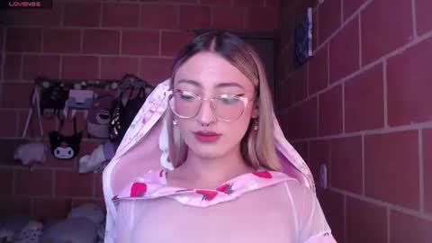 Andrea  online show from June 22, 2:40 pm