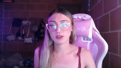 Andrea  online show from August 30, 2:50 pm
