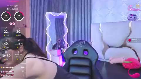 andrea_tay1 online show from August 8, 9:26 pm