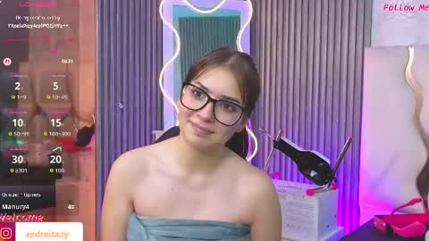 andrea_tay1 online show from August 14, 12:58 am