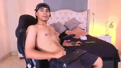 Andreao online show from July 30, 8:15 pm