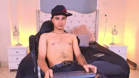 Andreao online show from August 4, 1:02 am