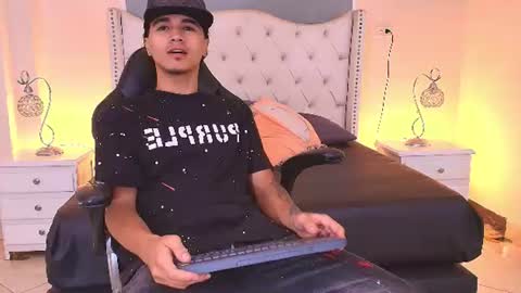 Andreao online show from August 7, 1:44 pm