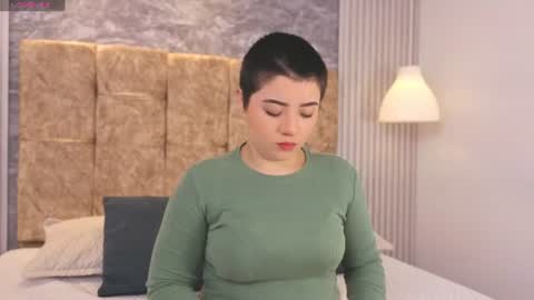 Andrea online show from August 18, 12:00 pm