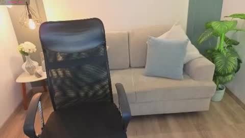 andrecastaneda online show from August 11, 6:54 pm