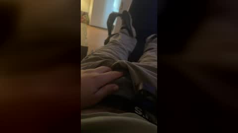 andres933653 online show from August 12, 11:40 pm