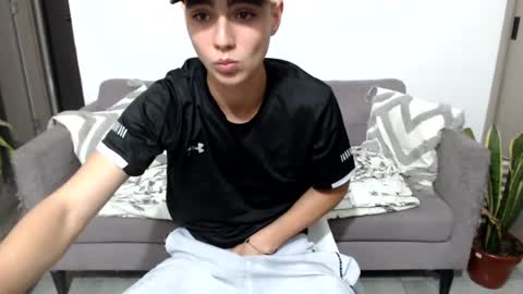 Andres 2977 online show from August 9, 12:22 am