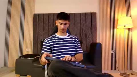 andres_stud online show from August 9, 4:35 am