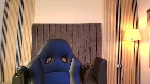 andres_stud online show from August 11, 8:27 am
