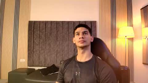 andres_stud online show from August 12, 3:53 am