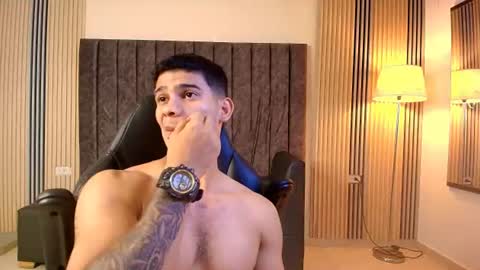 andres_stud online show from August 12, 9:44 am