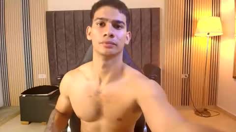 andres_stud online show from August 13, 6:05 am
