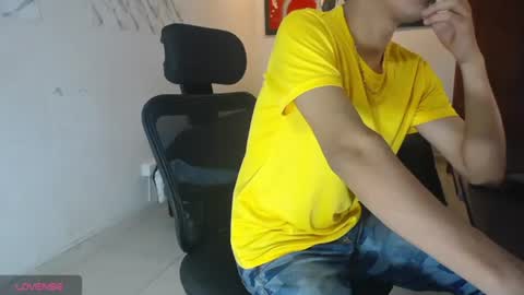 andrescoll25 online show from July 21, 5:48 pm