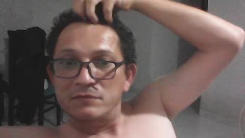 andresfloga online show from June 14, 7:05 am