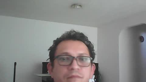 andresfloga online show from June 14, 5:43 pm