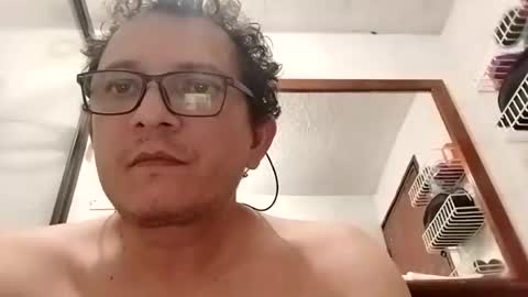 andresfloga online show from July 5, 10:24 pm