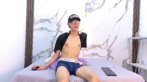  andrew  online show from August 15, 6:28 am