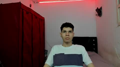 andrew_2811 online show from April 28, 7:41 am
