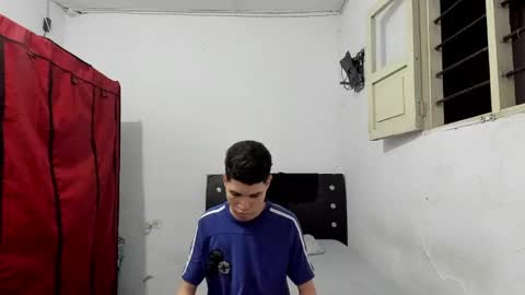 andrew_2811 online show from May 7, 11:39 pm