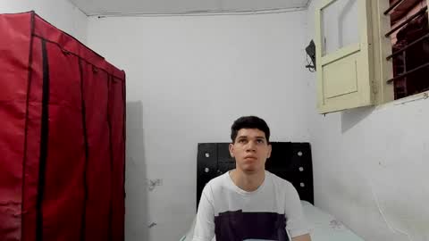 andrew_2811 online show from May 10, 11:18 pm