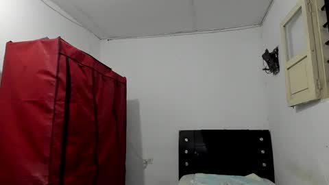 andrew_2811 online show from May 15, 1:27 am