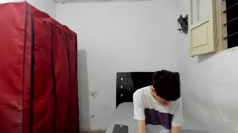 andrew_2811 online show from May 24, 12:24 am