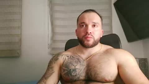 andrew_holden__ online show from August 6, 3:27 am