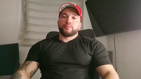 andrew_holden__ online show from August 14, 1:09 am
