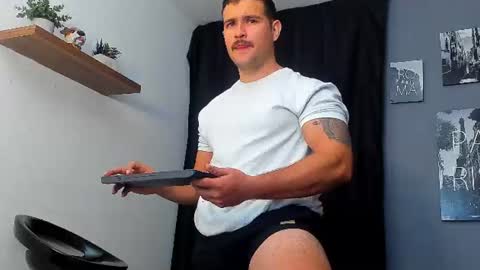 Andrew Diaz online show from July 22, 8:17 am