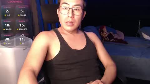 andrewmhilton_ online show from July 26, 3:22 am