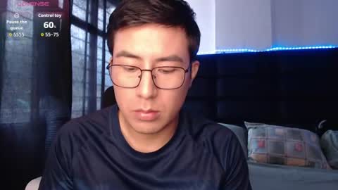 andrewmhilton_ online show from August 4, 7:55 pm