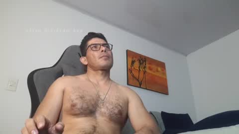 andrewstelee online show from August 11, 9:33 am