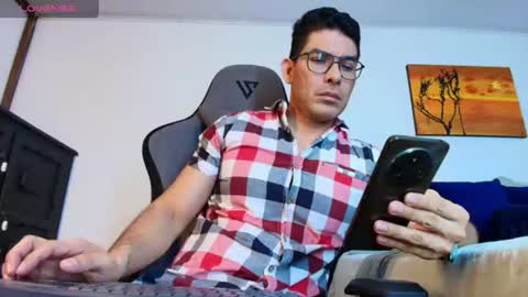 andrewstelee online show from August 13, 3:20 am